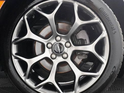 Used 2017 Chrysler 300 S w/ Safetytec Plus Group RWD image 3