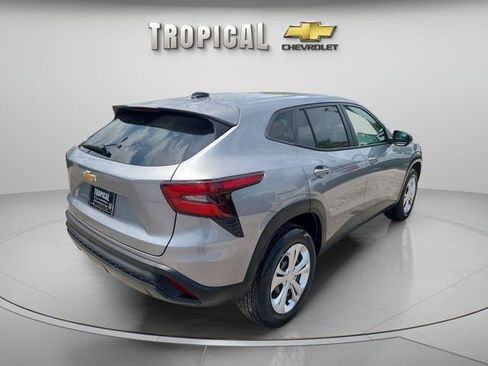 Used 2024 Chevrolet Trax LS FWD image 5