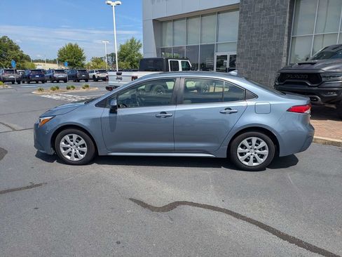 Used 2025 Toyota Corolla LE FWD image 8