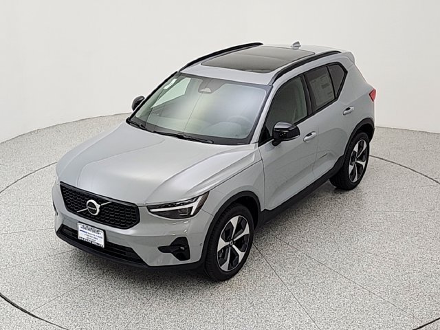New 2026 Volvo XC40 B5 Plus w/ Protection Package Premier AWD/4WD image 13