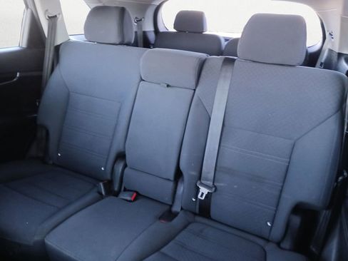 Used 2019 Kia Sorento L image 9