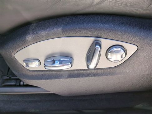 Used 2023 Porsche Macan image 22