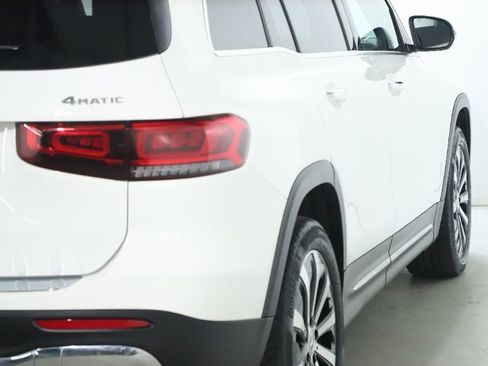 Used 2022 Mercedes-Benz GLB 250 4MATIC image 47