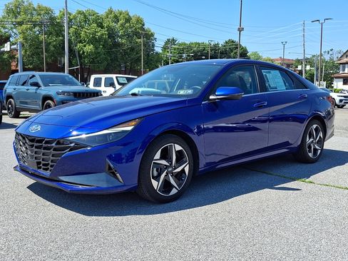 Used 2022 Hyundai Elantra Limited FWD image 3