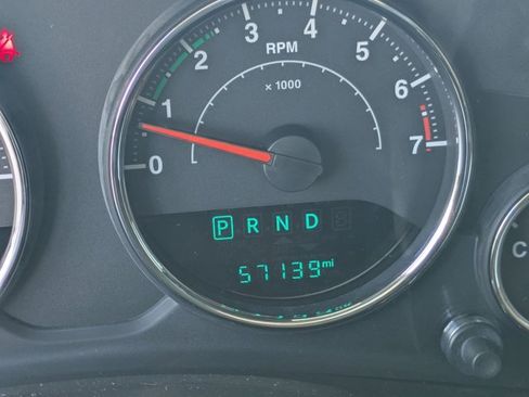 Used 2015 Jeep Wrangler Unlimited Sahara w/ Connectivity Group AWD/4WD image 10