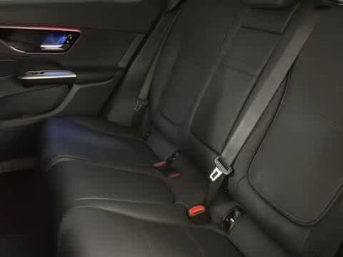 Used 2026 Mercedes-Benz GLC 300 GLC 300 image 32