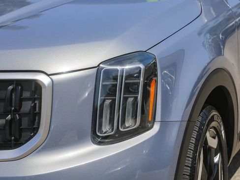 Certified 2023 Kia Telluride EX w/ EX Captain's Chair Package FWD image 6