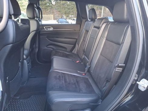 Used 2018 Jeep Grand Cherokee Altitude image 8