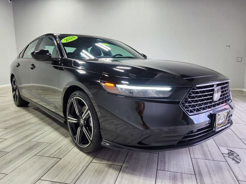 Used 2024 Honda Accord Sport image 7