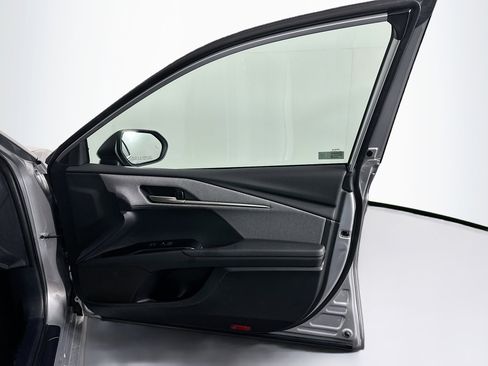 Used 2025 Toyota Camry LE image 32