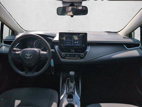 Used 2022 Toyota Corolla LE FWD image 19