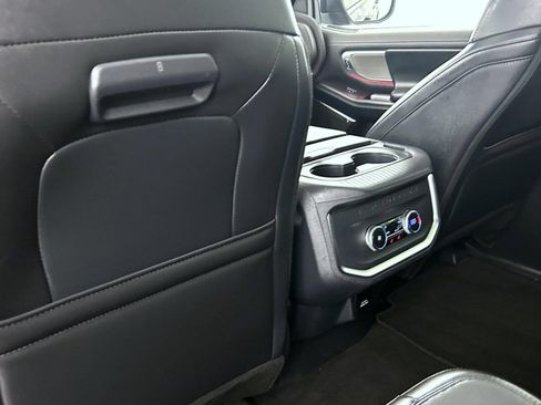 Used 2025 Ford Expedition Platinum AWD/4WD image 24