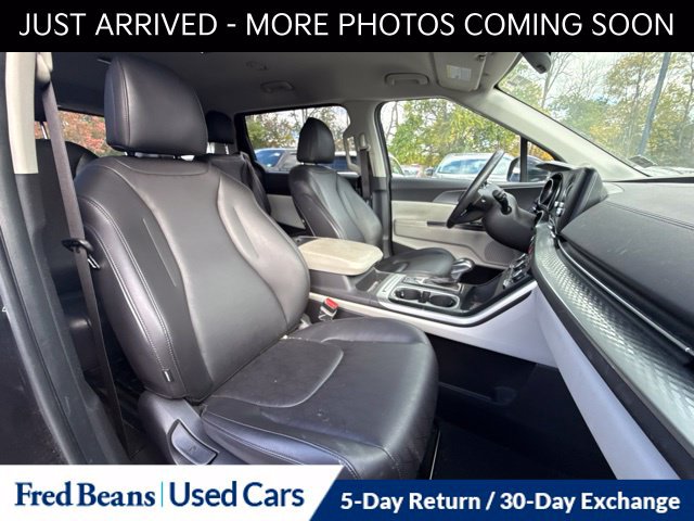 Used 2024 Kia Carnival LX FWD image 13