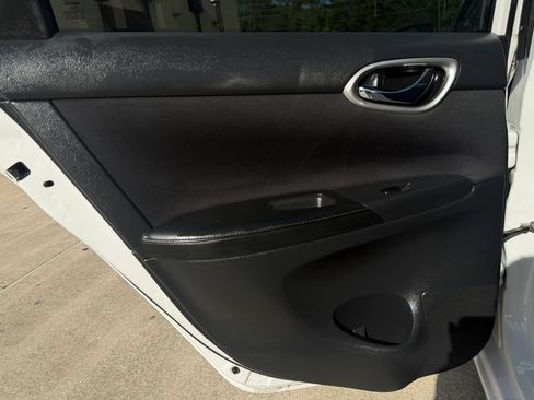 Used 2017 Nissan Sentra SV FWD image 29