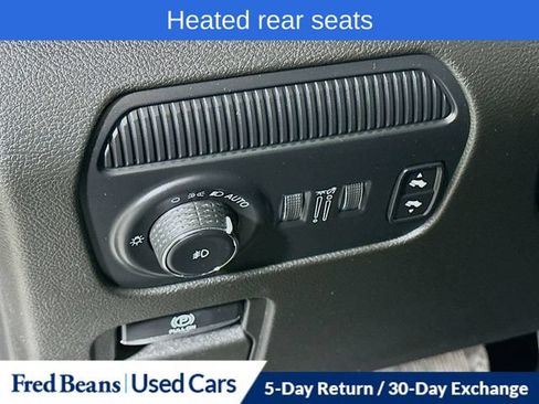 Used 2022 Jeep Wagoneer Series III w/ Premium Group I AWD/4WD image 15