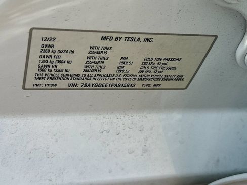Used 2023 Tesla Model Y Long Range AWD/4WD image 40