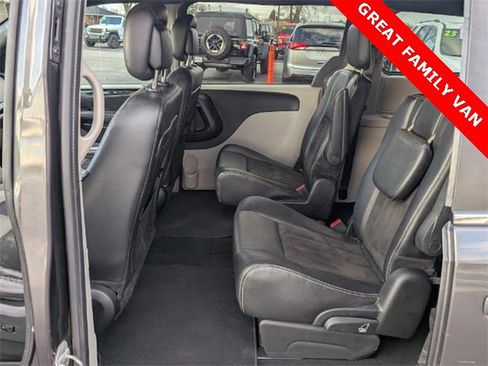 Used 2019 Dodge Grand Caravan SXT image 25