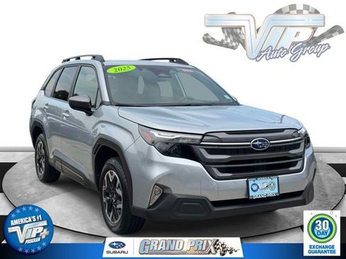 Certified 2025 Subaru Forester Premium AWD/4WD image 1