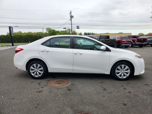 Used 2014 Toyota Corolla LE FWD image 18