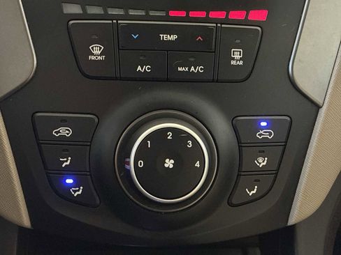 Used 2017 Hyundai Santa Fe Sport image 16