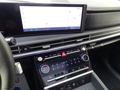 Used 2024 Hyundai Santa Fe Limited image 18