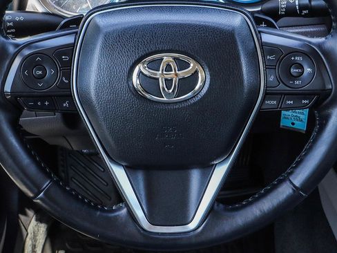 Used 2018 Toyota Camry SE FWD image 12
