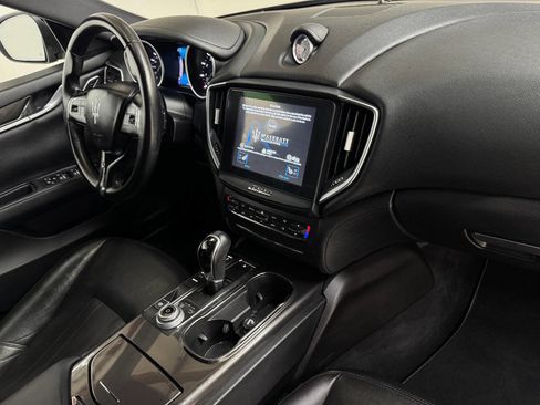 Used 2017 Maserati Ghibli image 23