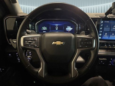 Used 2022 Chevrolet Silverado 1500 LTZ w/ Z71 Off-Road Package image 10