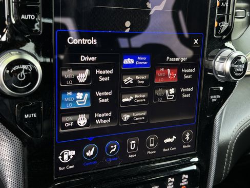 Used 2019 RAM 1500 Limited w/ Advanced Safety Group AWD/4WD image 19