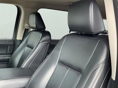 Certified 2023 Ford Expedition Max XLT image 17