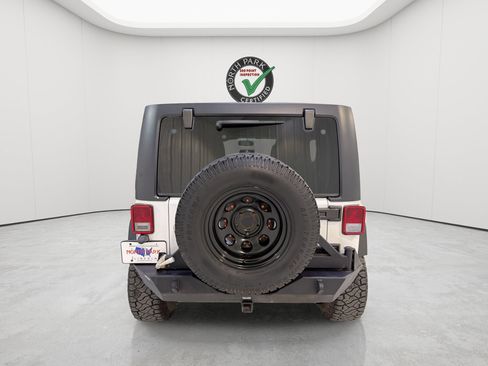 Used 2013 Jeep Wrangler Unlimited Sport AWD/4WD image 7