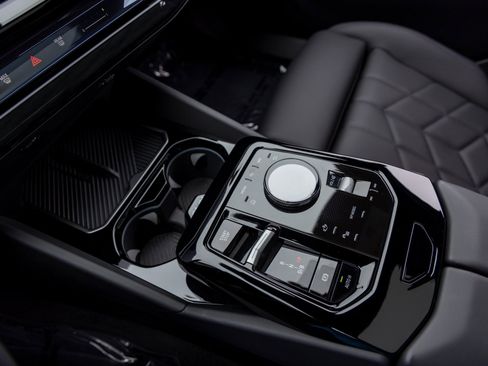 Used 2025 BMW i5 xDrive40 w/ Premium Package image 38