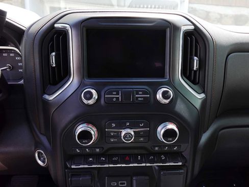 Used 2022 GMC Sierra 1500 AT4 w/ AT4 Premium Package AWD/4WD image 21