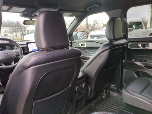 Certified 2020 Ford Explorer XLT w/ Equipment Group 202A image 23