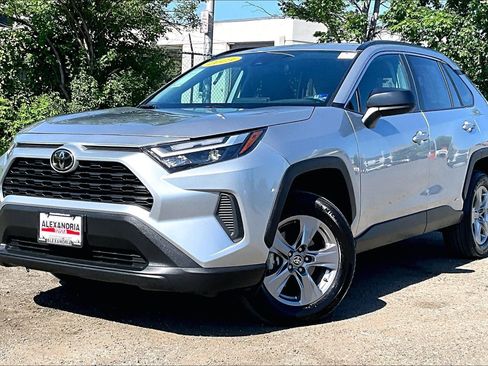 Used 2025 Toyota RAV4 LE AWD/4WD image 1