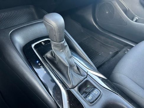 Used 2022 Toyota Corolla LE FWD image 25