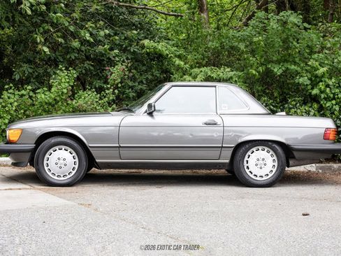 Used 1987 Mercedes-Benz 560 SL image 3