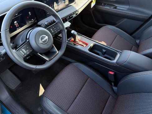 New 2025 Nissan Kicks SR image 16