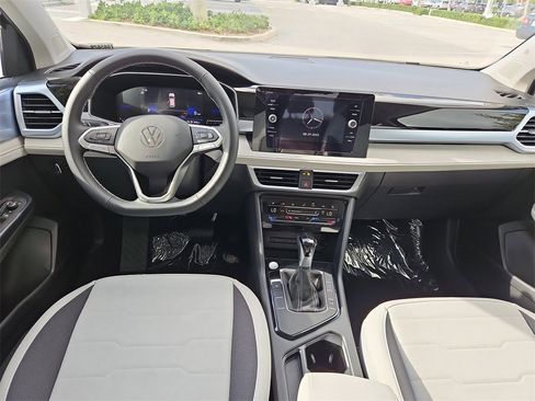 New 2025 Volkswagen Taos SE image 5