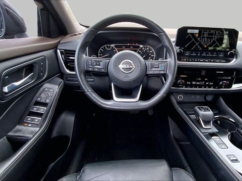 Used 2023 Nissan Rogue SL w/ SL Premium Package FWD image 6