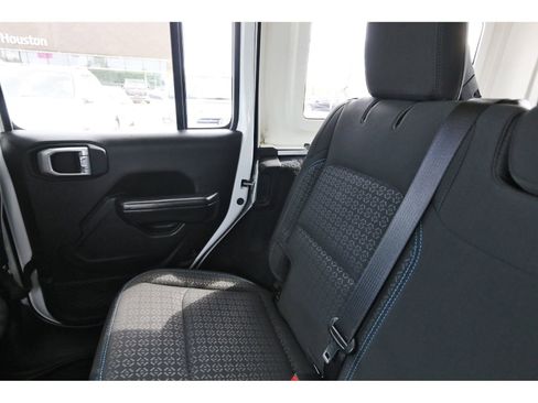 Used 2021 Jeep Wrangler Unlimited Islander image 14