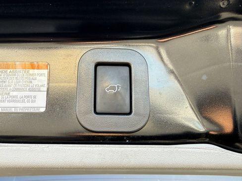 Certified 2019 Toyota Sienna SE image 16