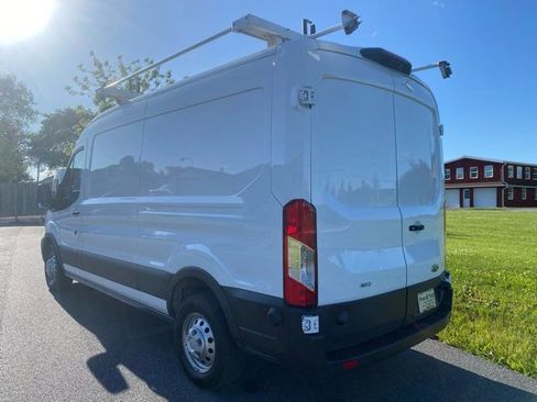 Used 2023 Ford Transit 250 Medium Roof AWD image 3