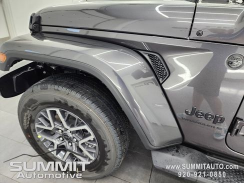 New 2025 Jeep Wrangler Sahara image 39