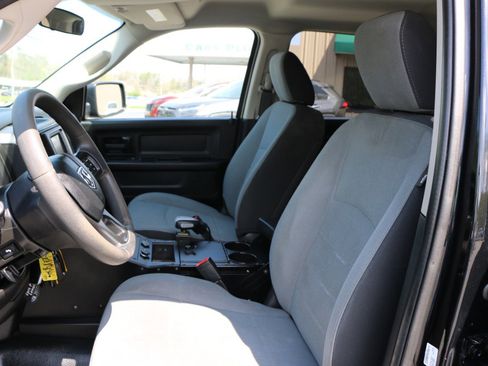 Used 2022 RAM 1500 4x4 Crew Cab Classic image 22