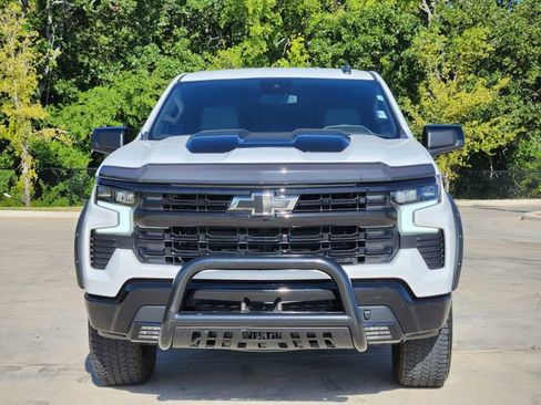 Used 2025 Chevrolet Silverado 1500 LT Trail Boss w/ Convenience Package II image 3