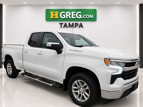 Used 2022 Chevrolet Silverado 1500 LT w/ Protection Package AWD/4WD image 4