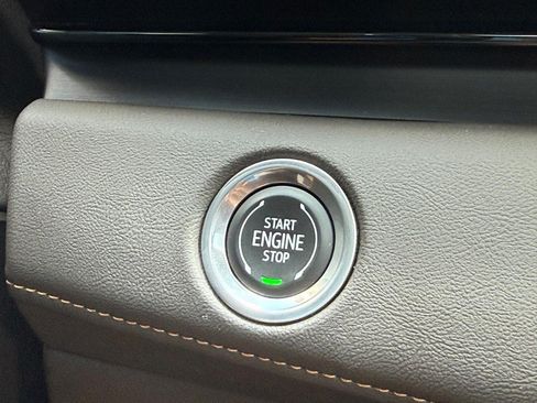 Certified 2023 Cadillac Escalade Premium Luxury w/ Performance Package AWD/4WD image 17