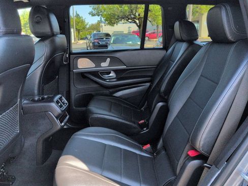 Used 2023 Mercedes-Benz GLS 450 4MATIC image 26