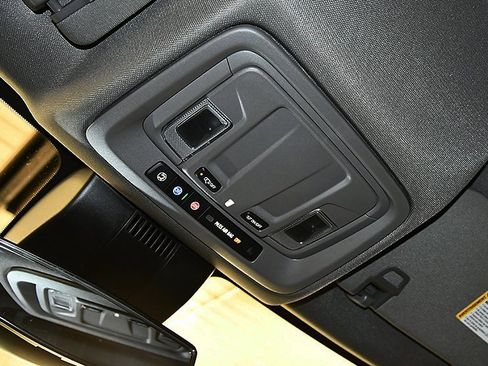 Used 2022 GMC Sierra 1500 Elevation image 28